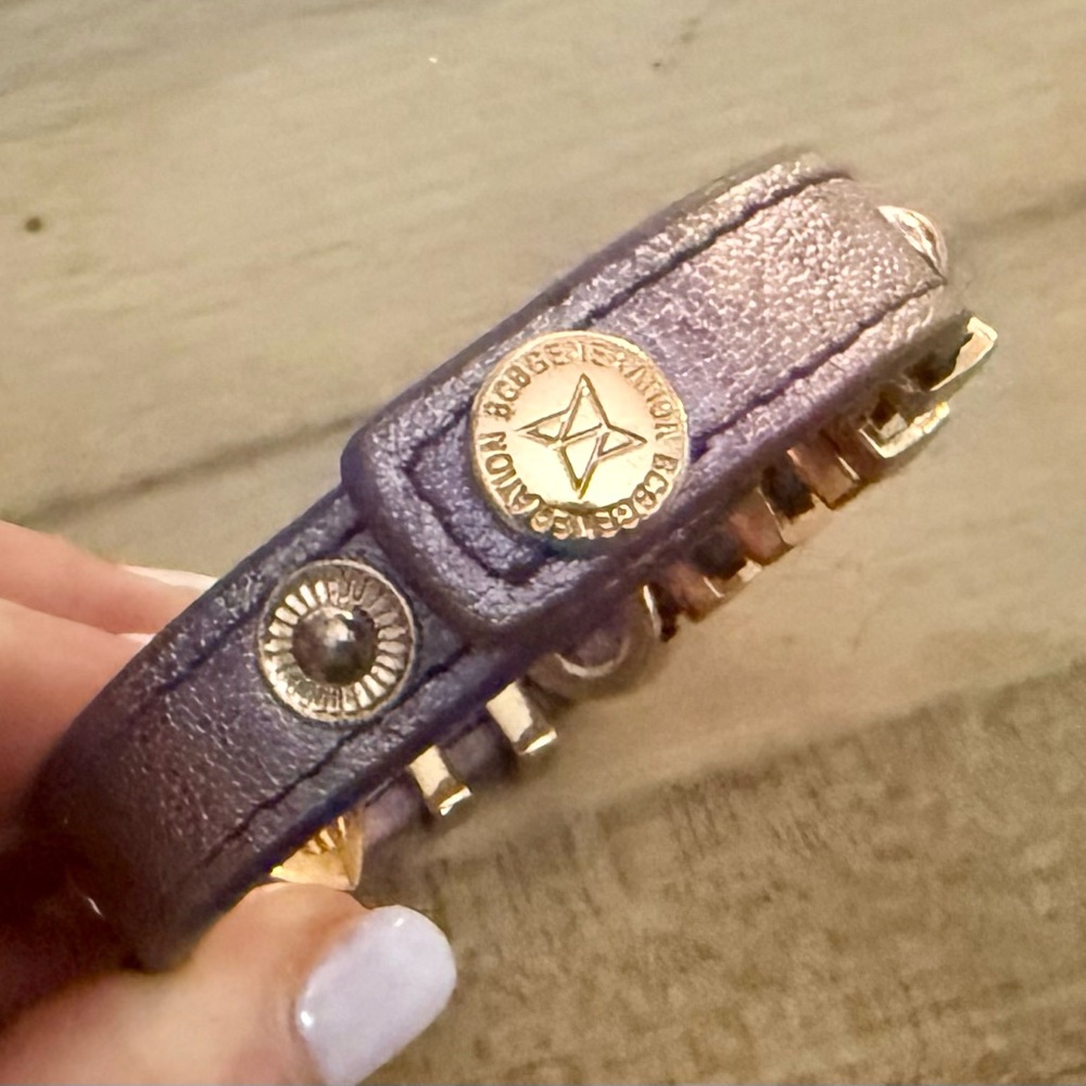 BCBGeneration Metallic Purple Vegan Leather AMOR gold letter snap bracelet - Picture 7 of 8